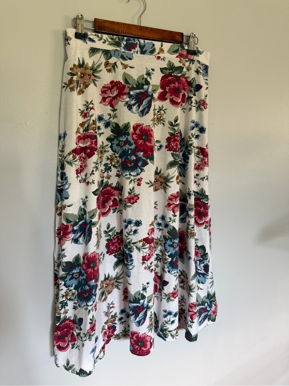 Faded Glory White Midi Skirt with Pink & Blue Floral Print
